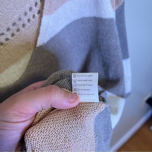 NWOT Amazon V Neck Colorblock Pink, White, Grey Striped Eyelet 3/4 Sleeve XL - Picture 5 of 6